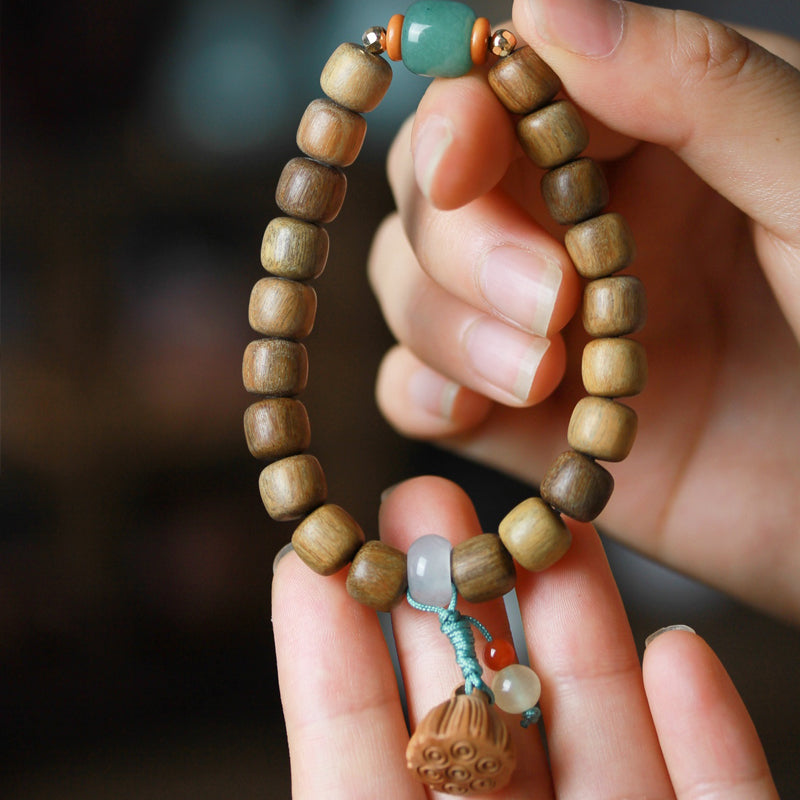 Green Sandalwood with Jade and Lotus Seed Pod Pendant Bracelet