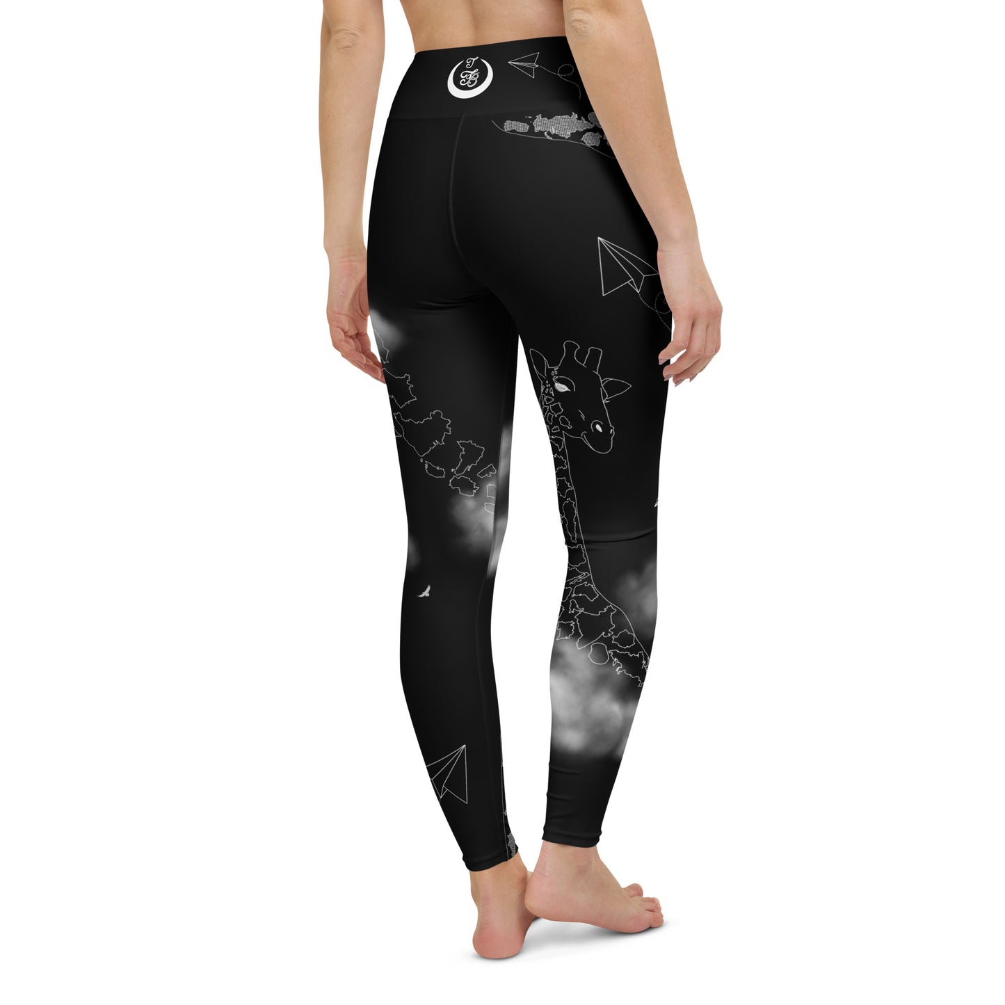 Countries Giraffe Yoga Leggings --- Black