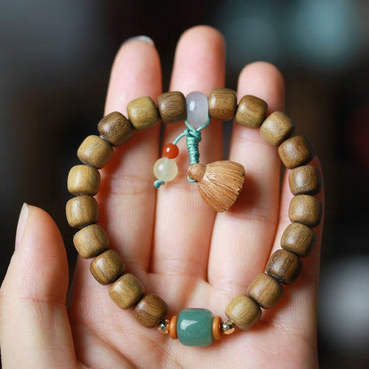 Green Sandalwood with Jade and Lotus Seed Pod Pendant Bracelet