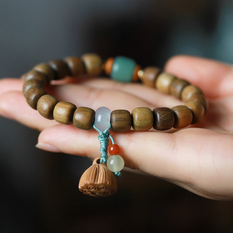 Green Sandalwood with Jade and Lotus Seed Pod Pendant Bracelet